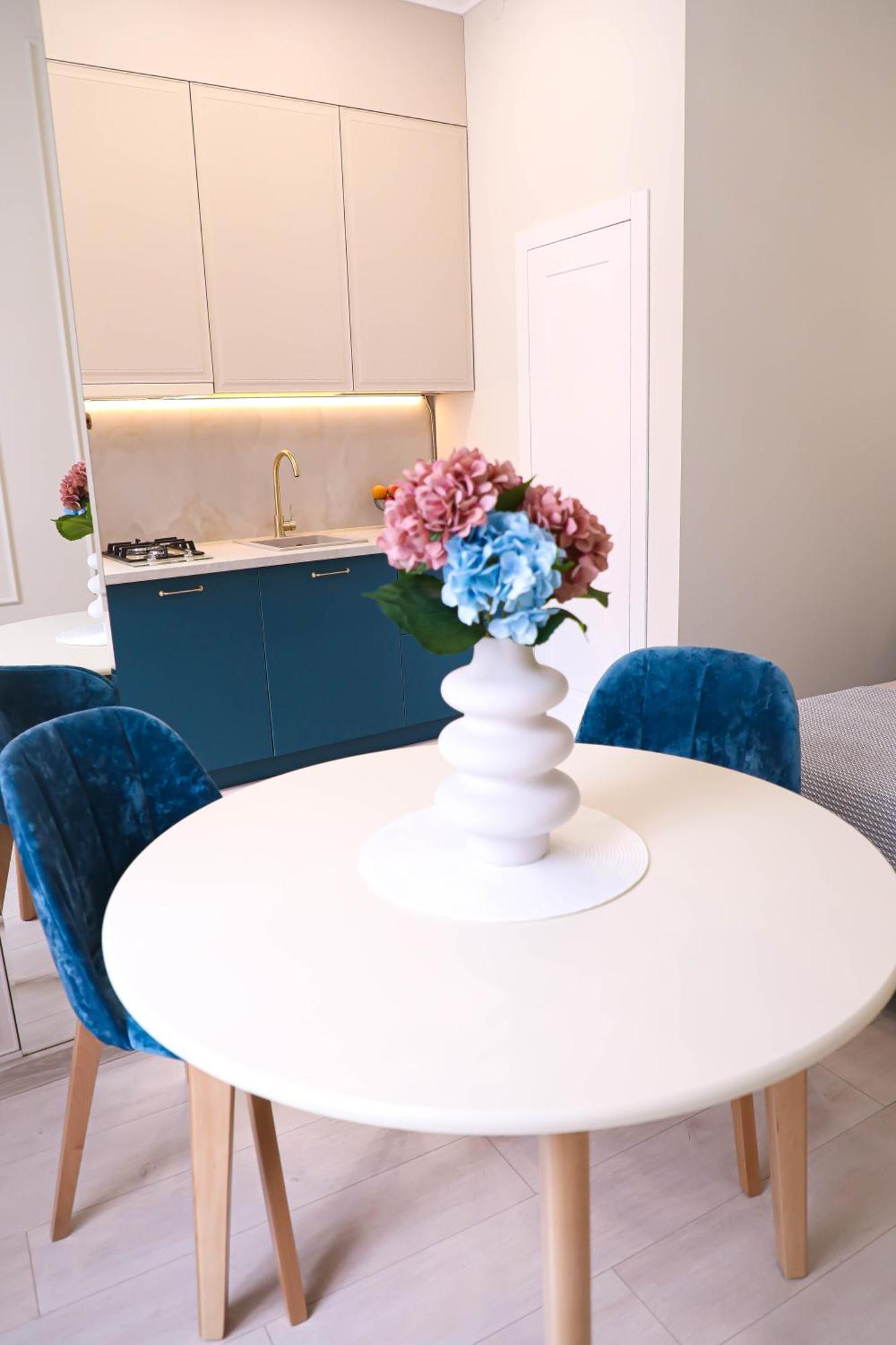 Modern Apartment, 3Mins To Opera Львов Экстерьер фото