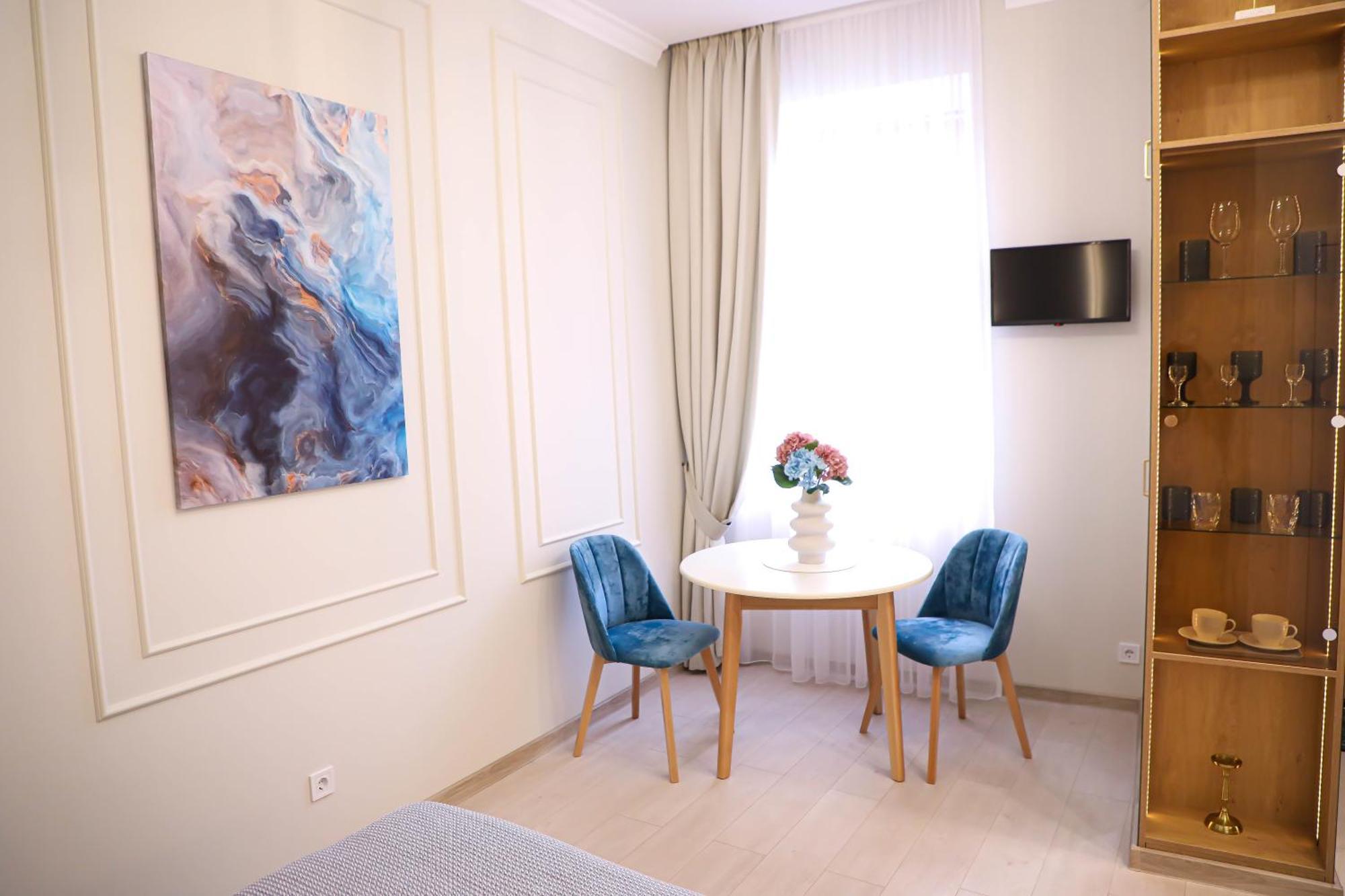 Modern Apartment, 3Mins To Opera Львов Экстерьер фото